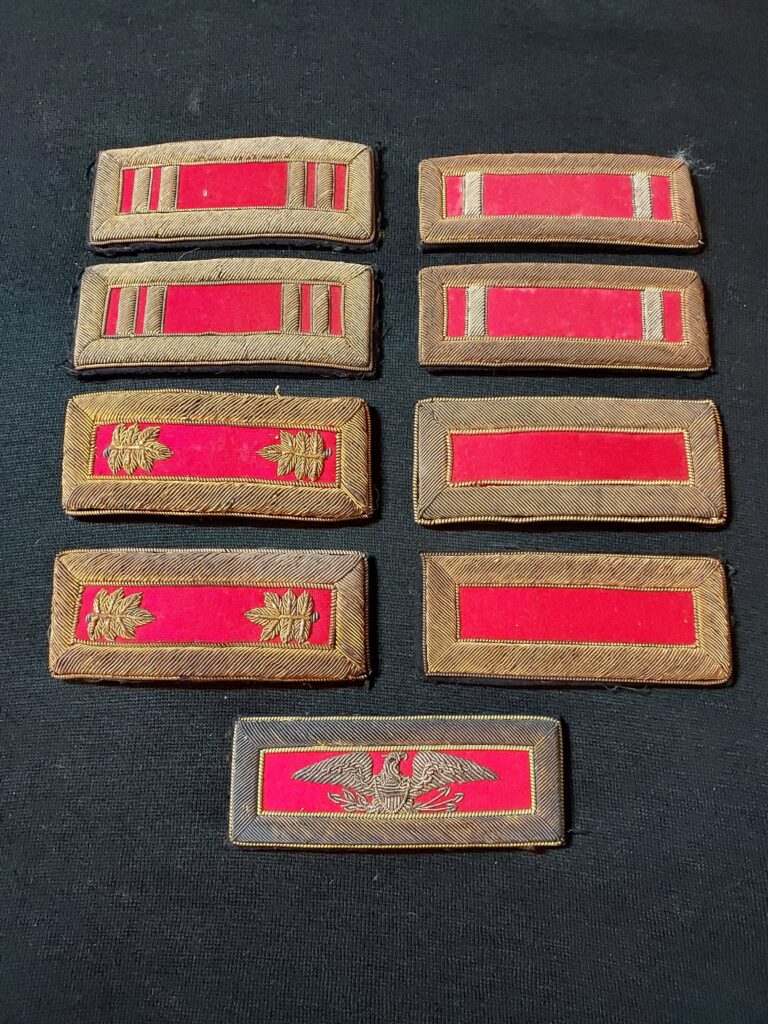 Artillery shoulder straps