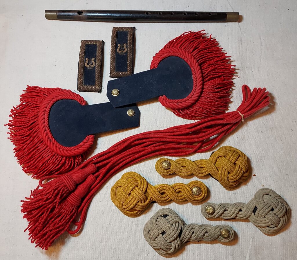 Shoulder knots